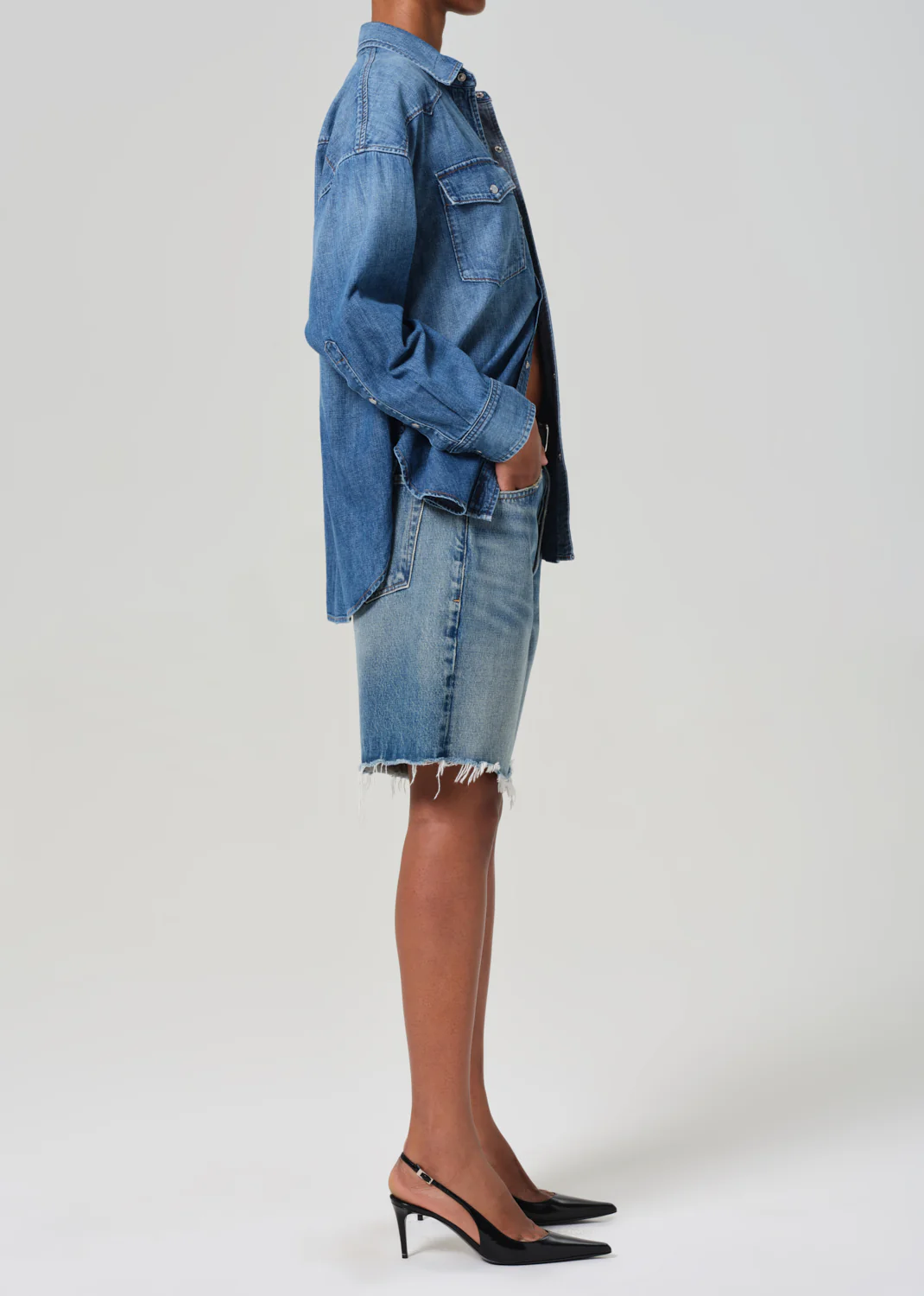Ayla Short in Babylonia - Image 3