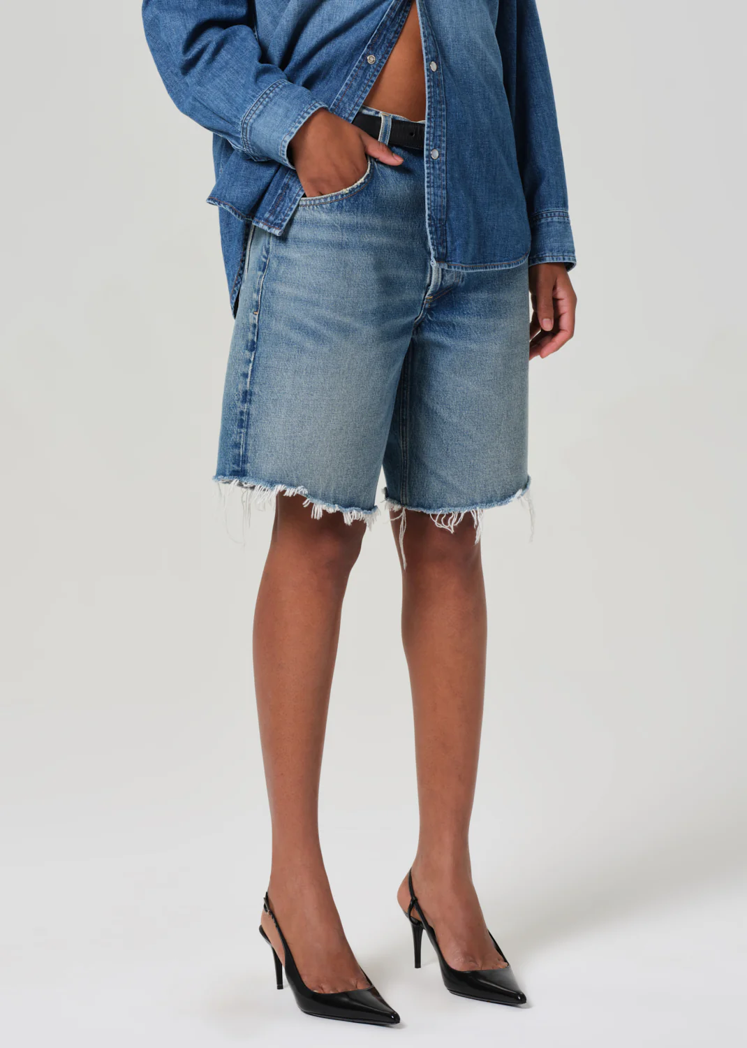 Ayla Short in Babylonia - Image 4