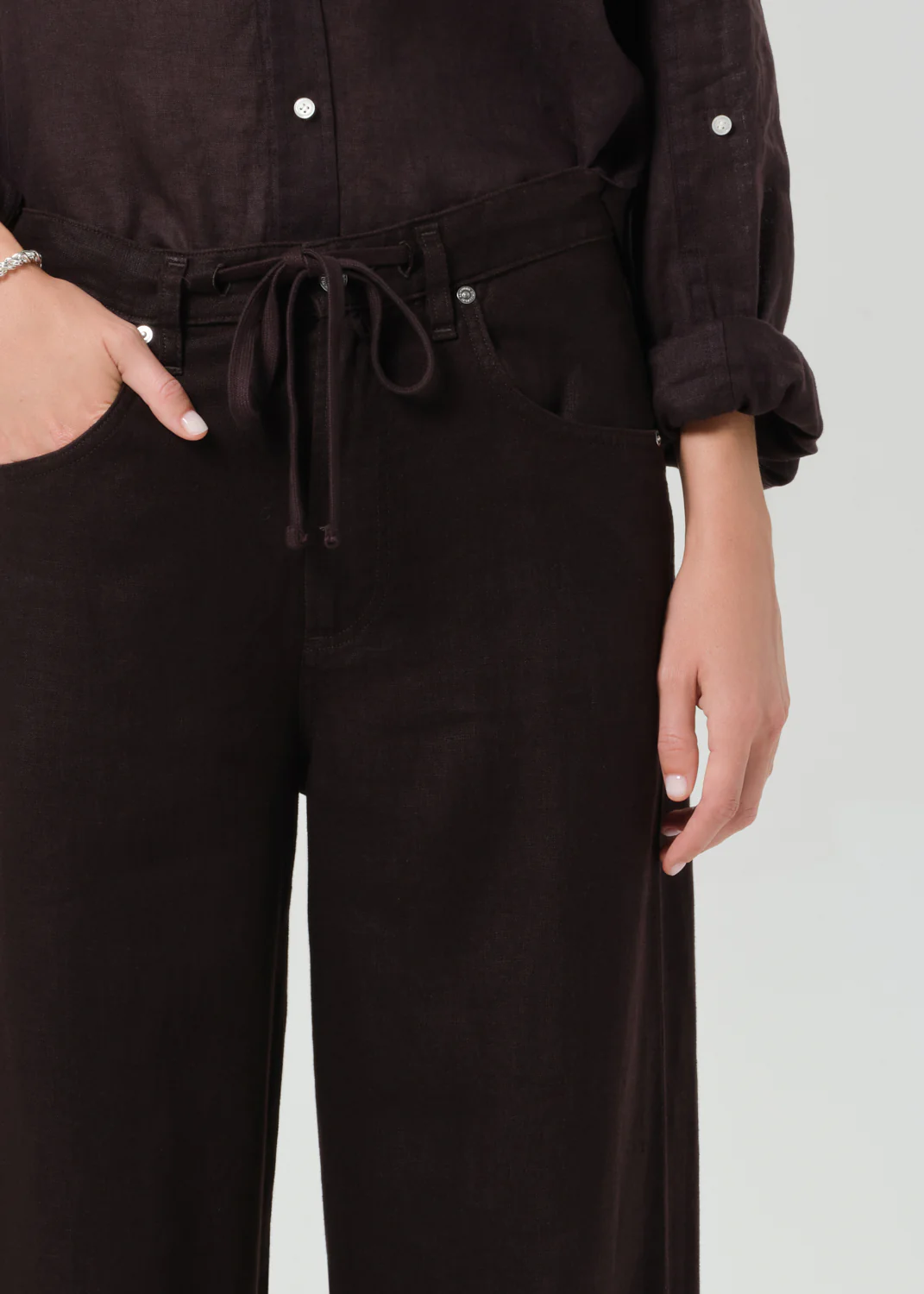 Brynn Drawstring Linen Trouser in Chocolate - Image 5