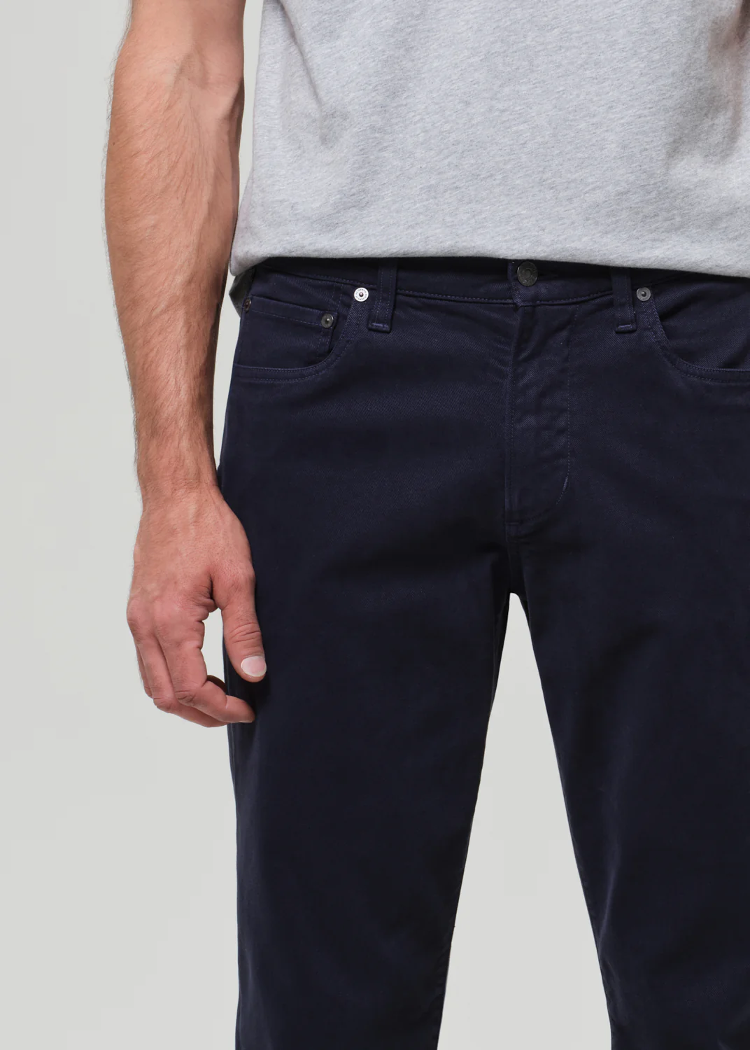 Elijah Straight Comfort Stretch Linen in Navy - Image 7