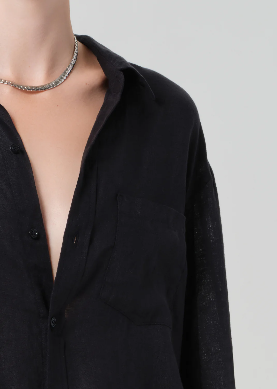 Kayla Shrunken Linen Shirt in Black - Image 4