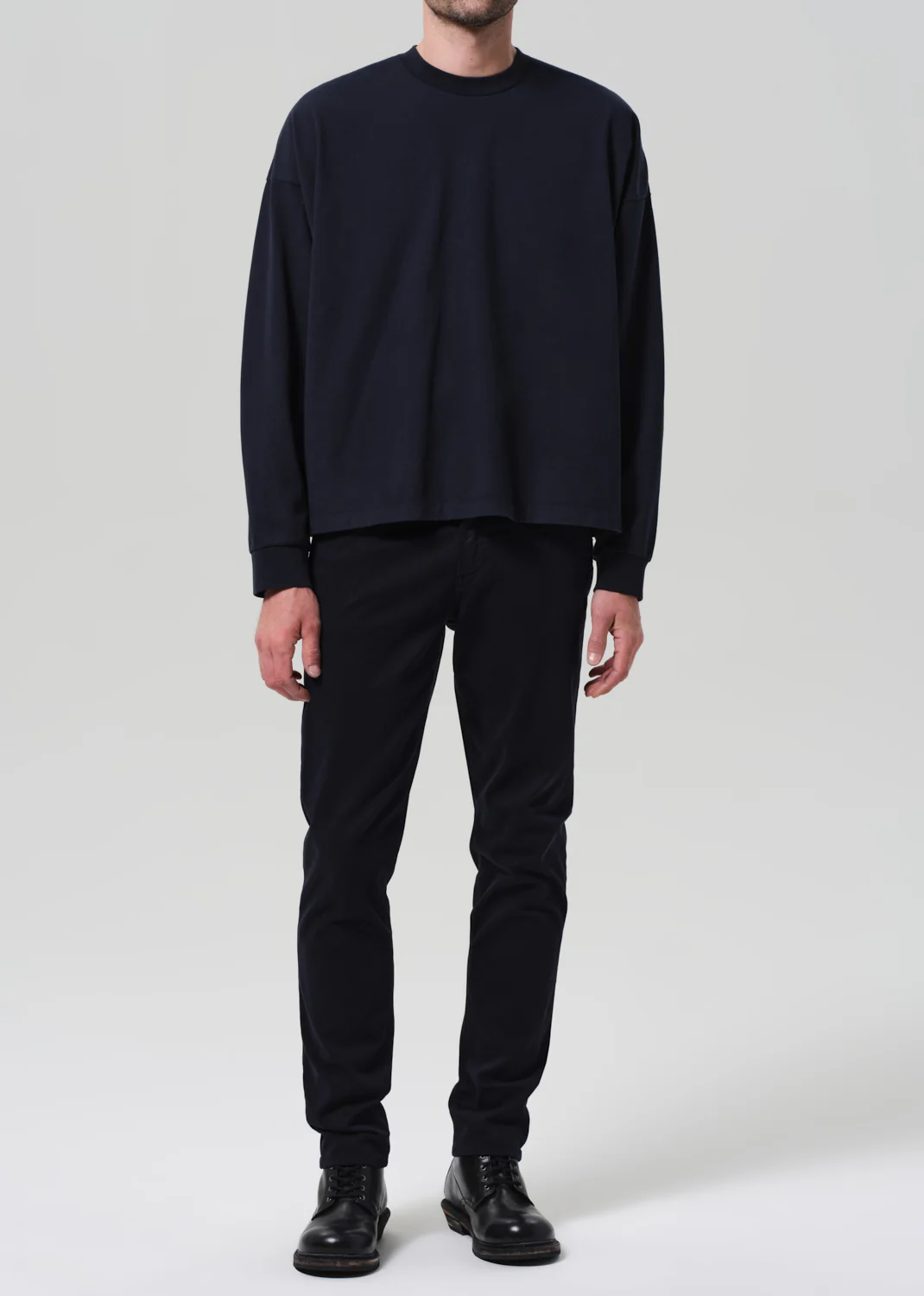 London Tapered Slim Brushed Sateen in Deep Navy - Image 2