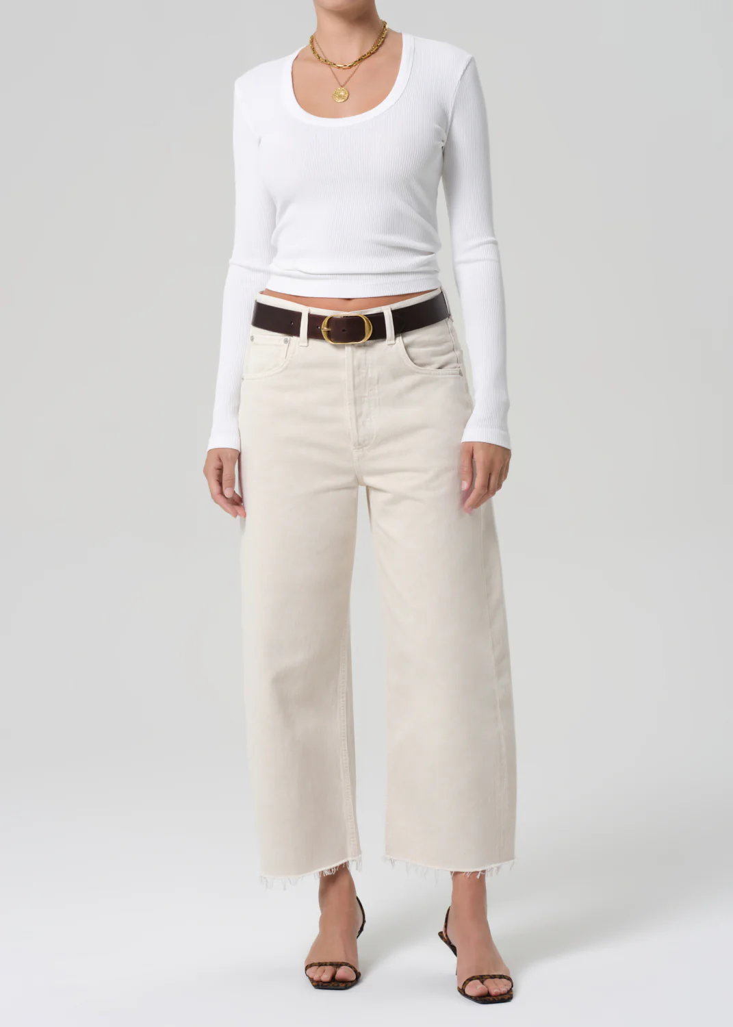 Mara U-Neck in White - Image 5