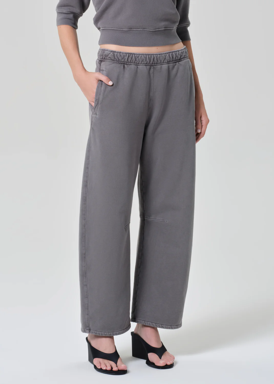Miro Sweatpant in Dark Grey - Image 4