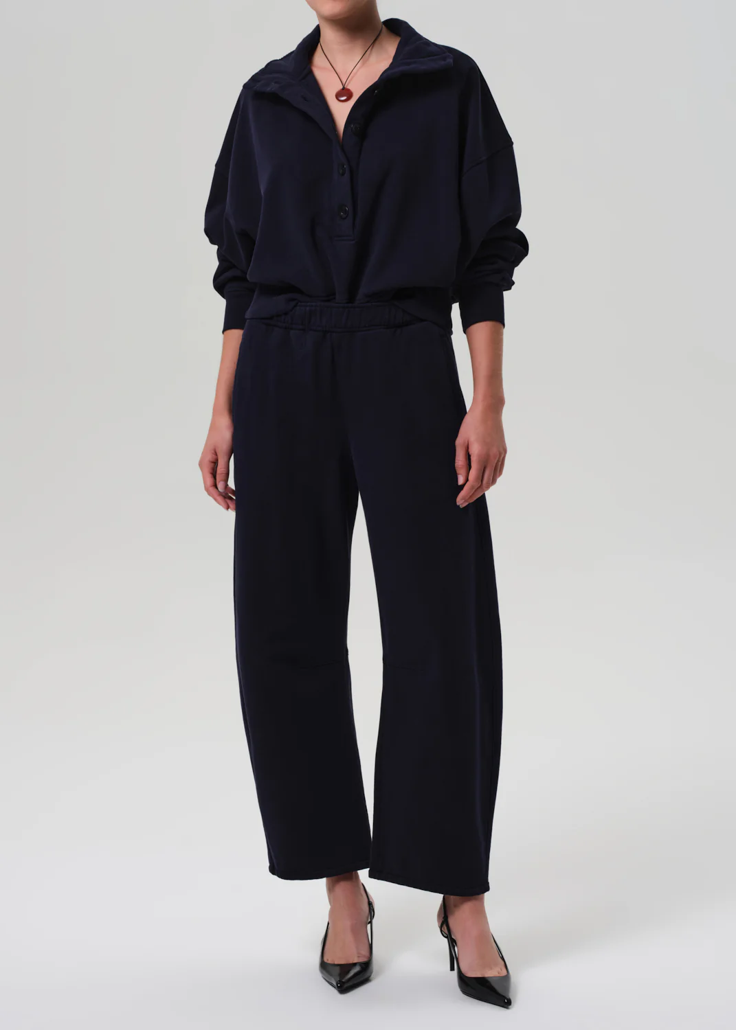 Miro Sweatpant in Navy