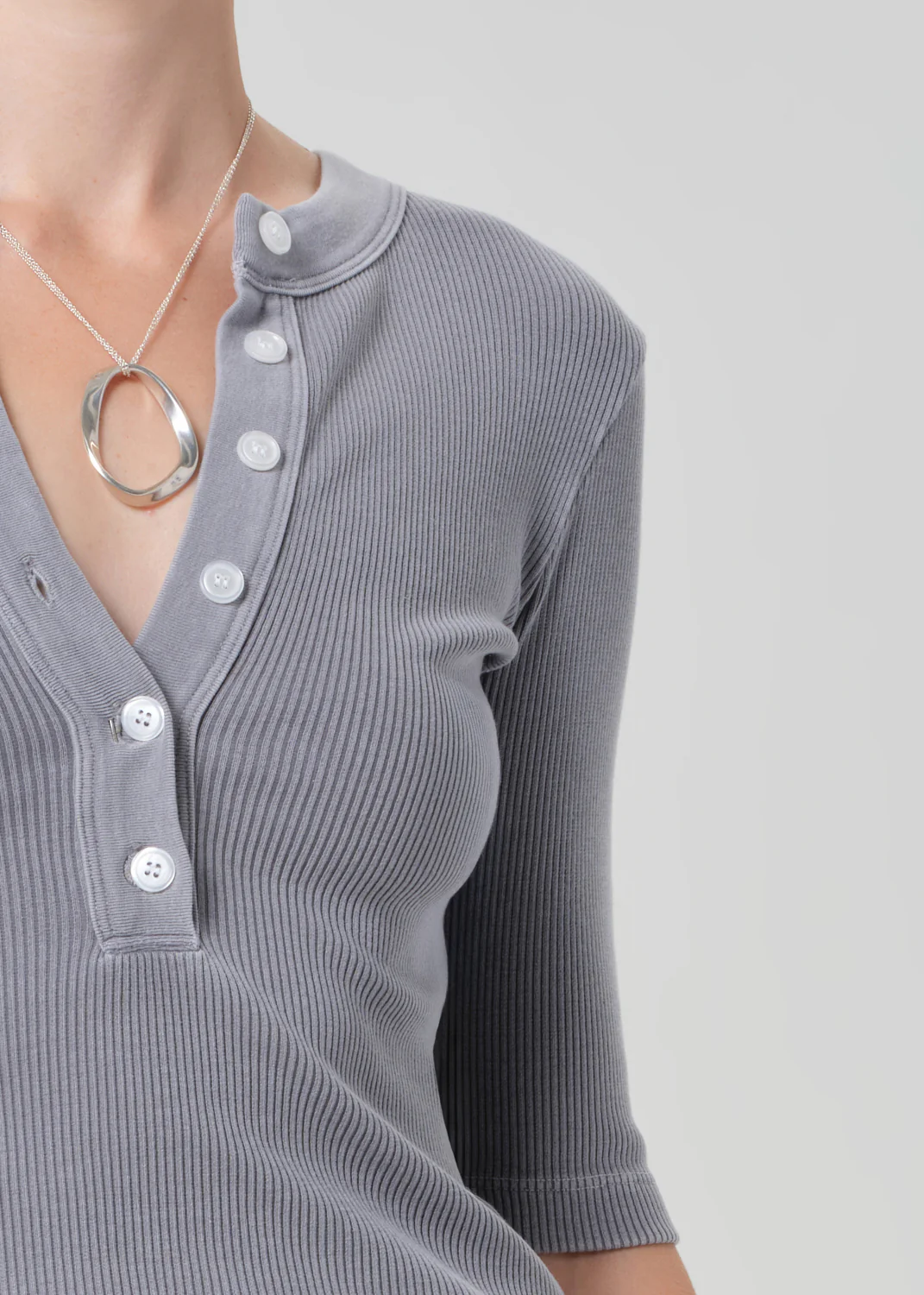 Nali Short Sleeve Henley in Balboa - Image 4