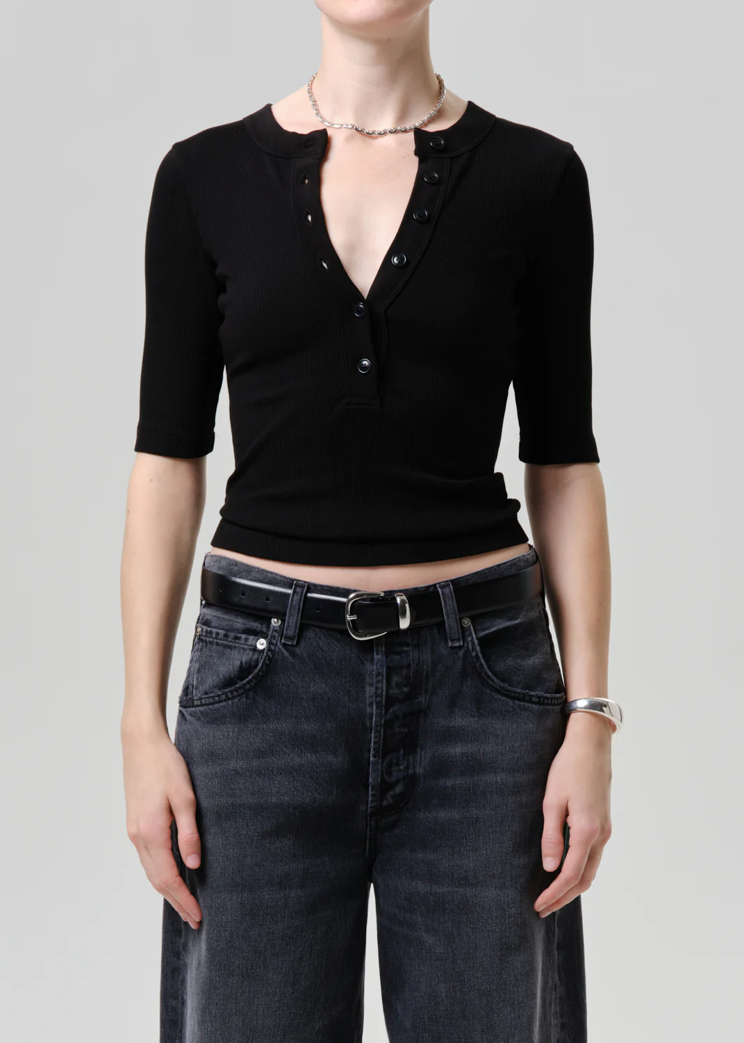 Nali Short Sleeve Henley in Black
