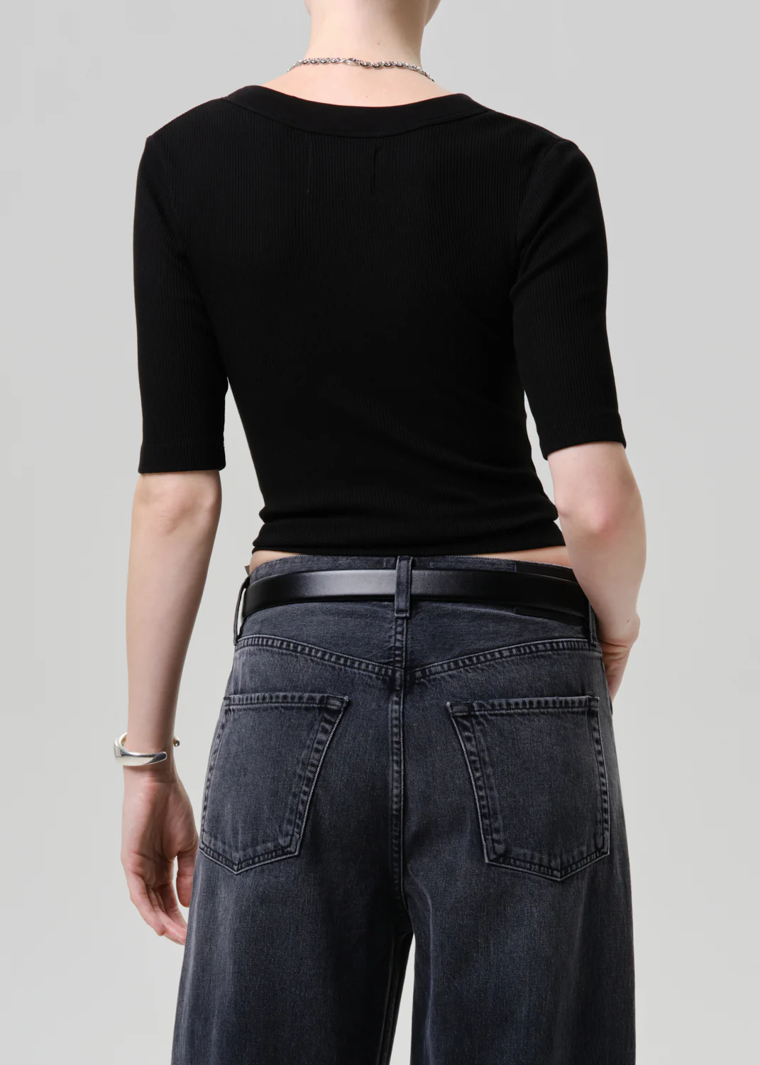 Nali Short Sleeve Henley in Black - Image 2