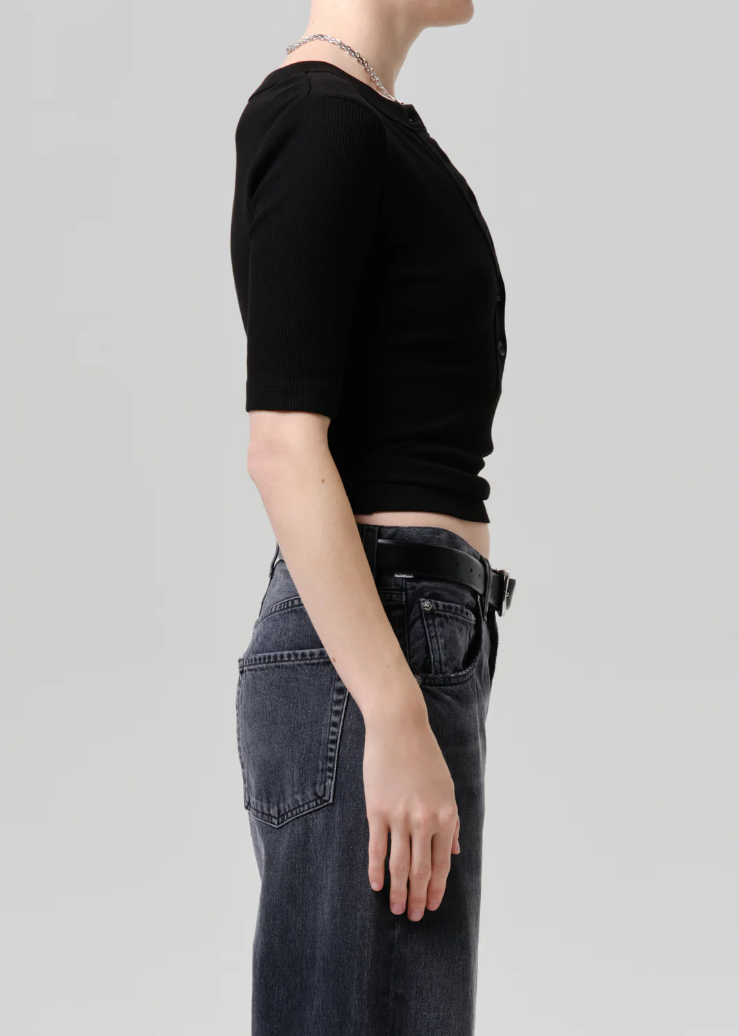 Nali Short Sleeve Henley in Black - Image 3