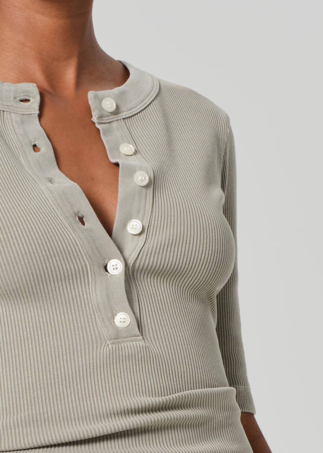 Nali Short Sleeve Henley in Flora - Image 4