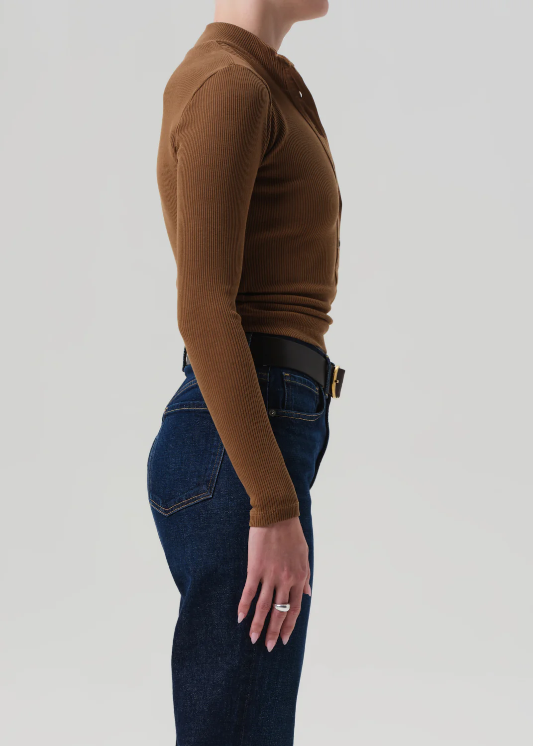 Sheena Henley in Manuka - Image 3