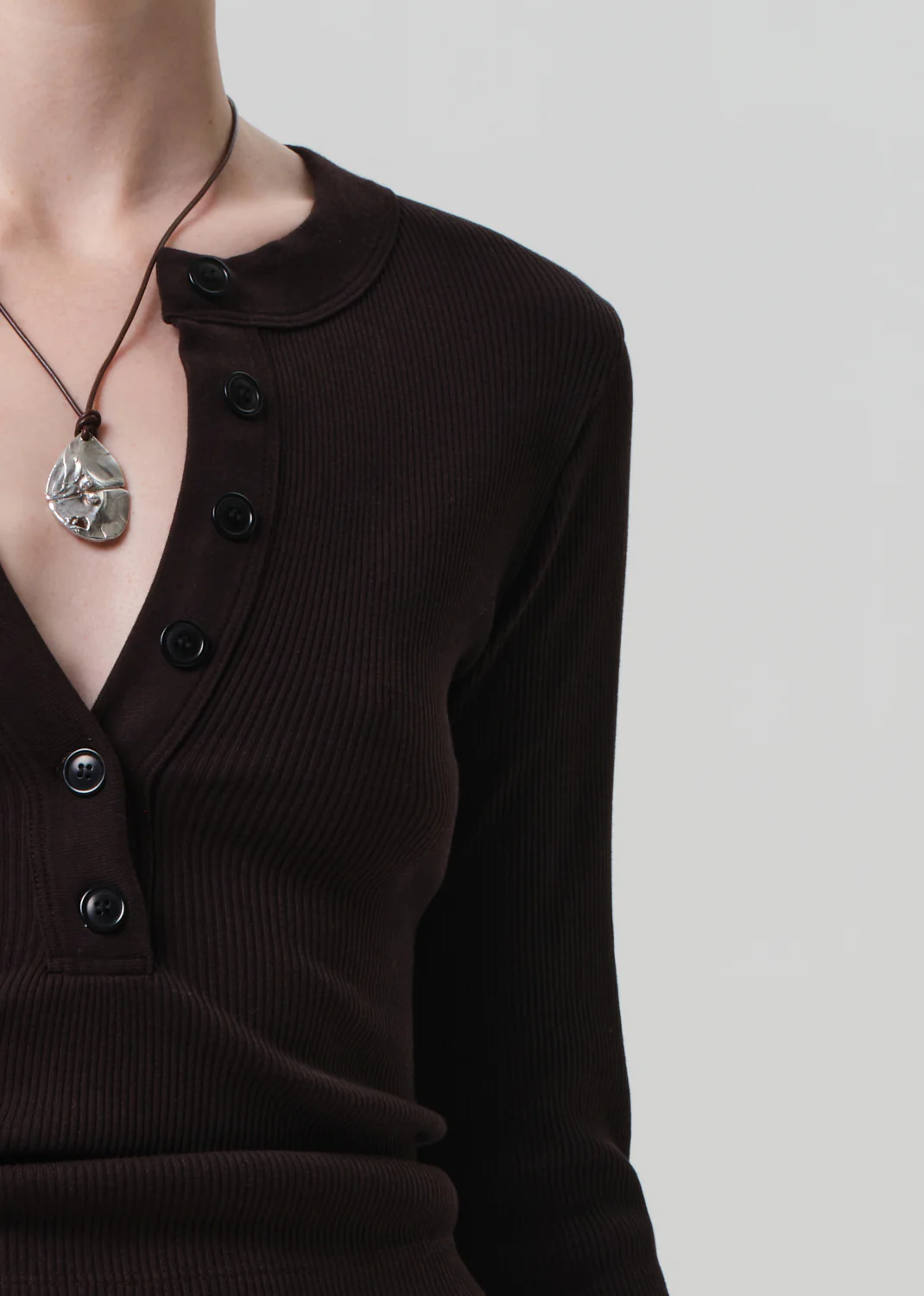 Varra Henley in Chocolate - Image 5