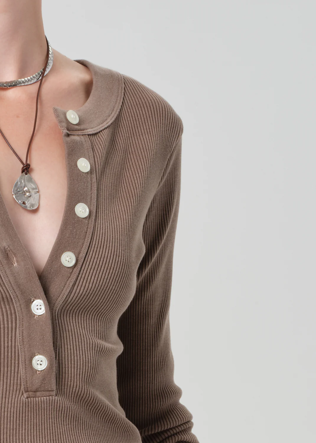 Varra Henley in Cocoa - Image 4