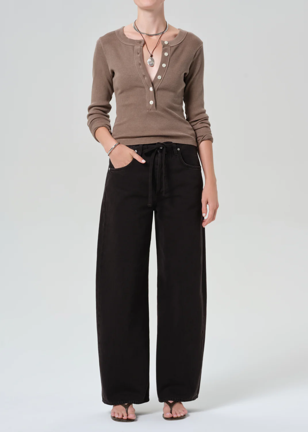 Varra Henley in Cocoa - Image 5