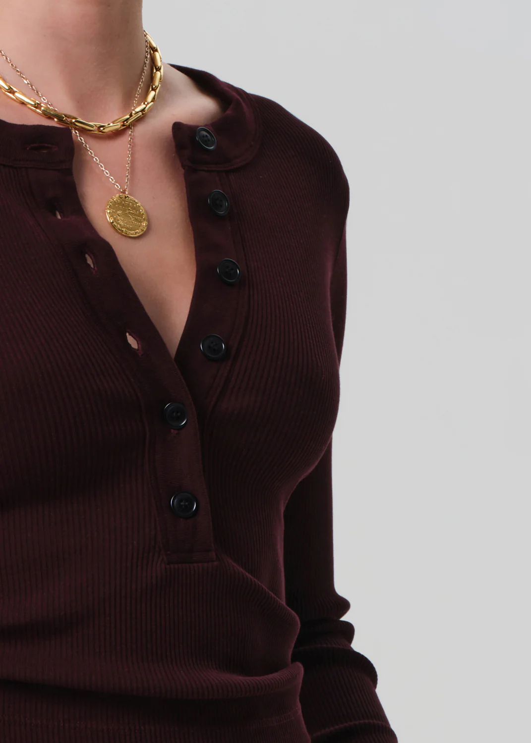 Varra Henley in Mahogany - Image 4