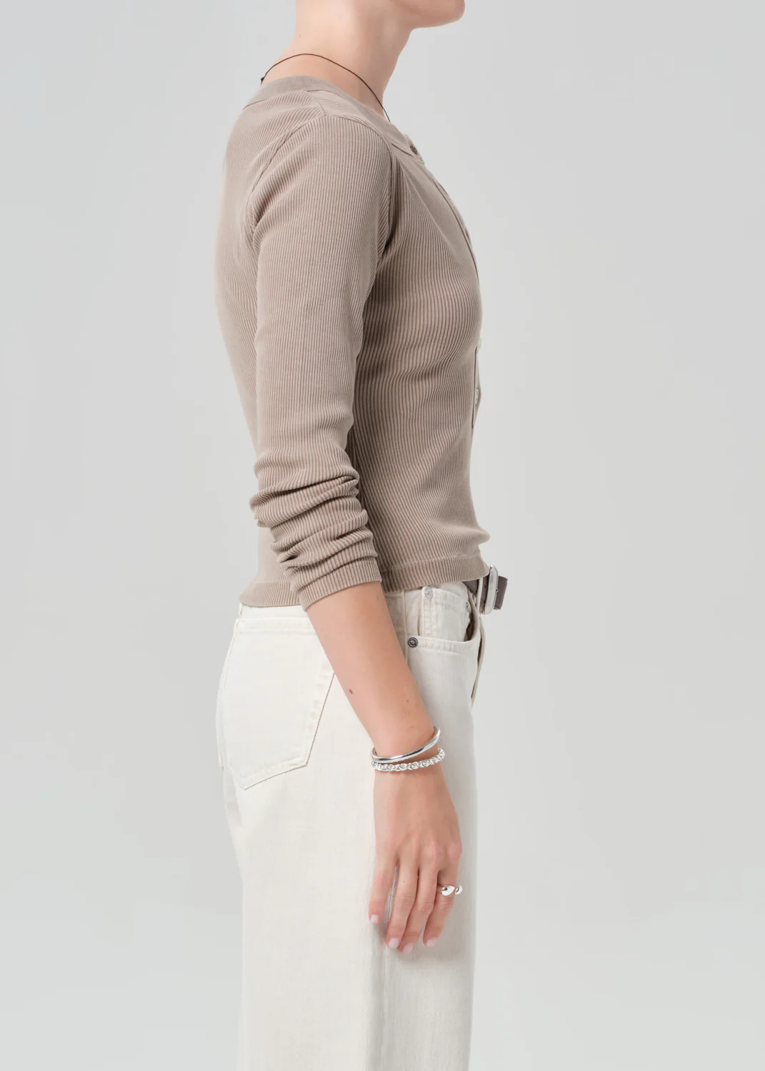 Varra Henley in Sandatlas - Image 3