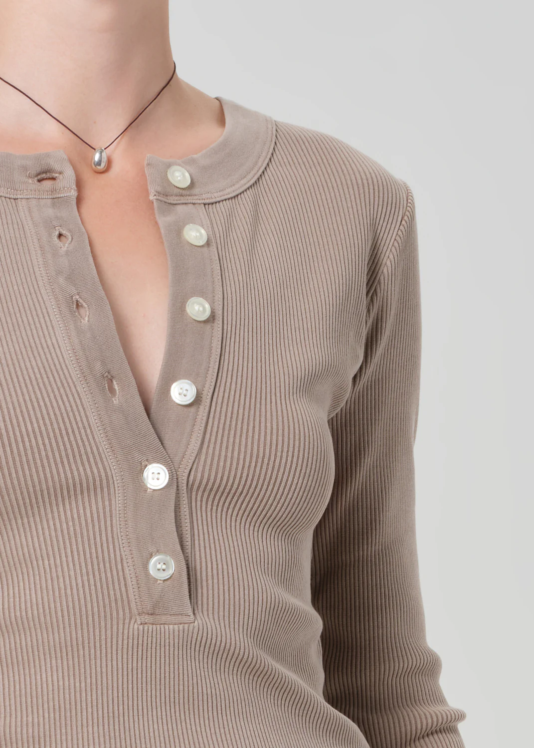 Varra Henley in Sandatlas - Image 4