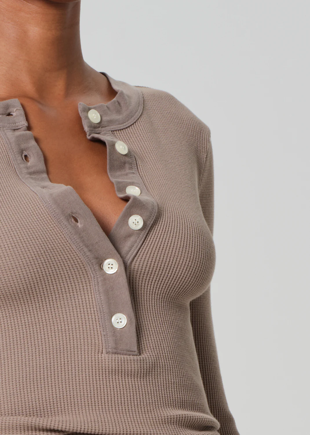 Varra Waffle Henley in Bezal - Image 4