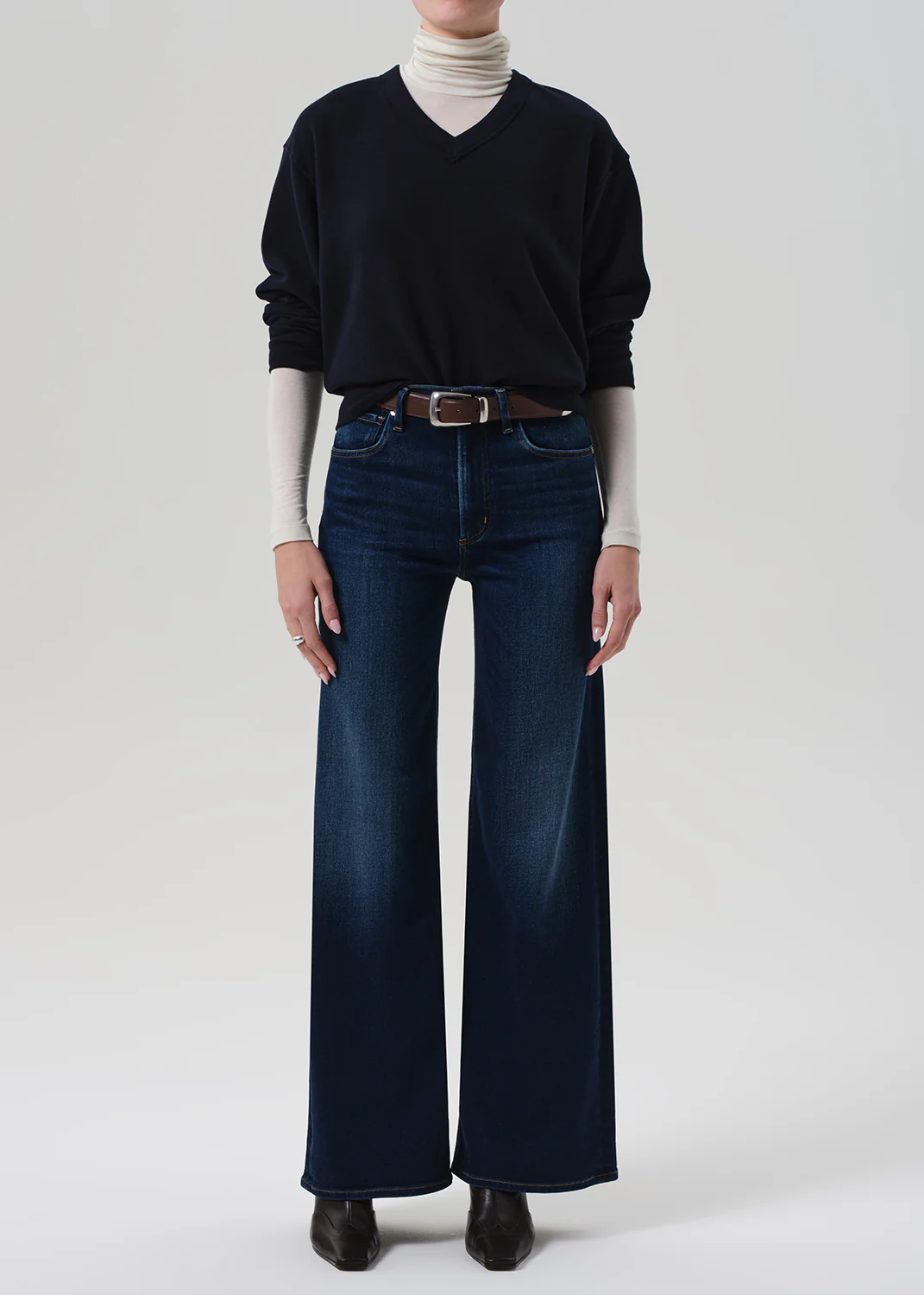 Vernata Pullover in Navy - Image 5